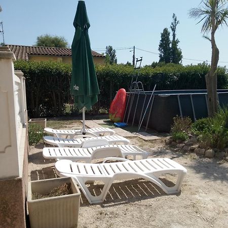 Aux Portes De Camargue Arles Bagian luar foto