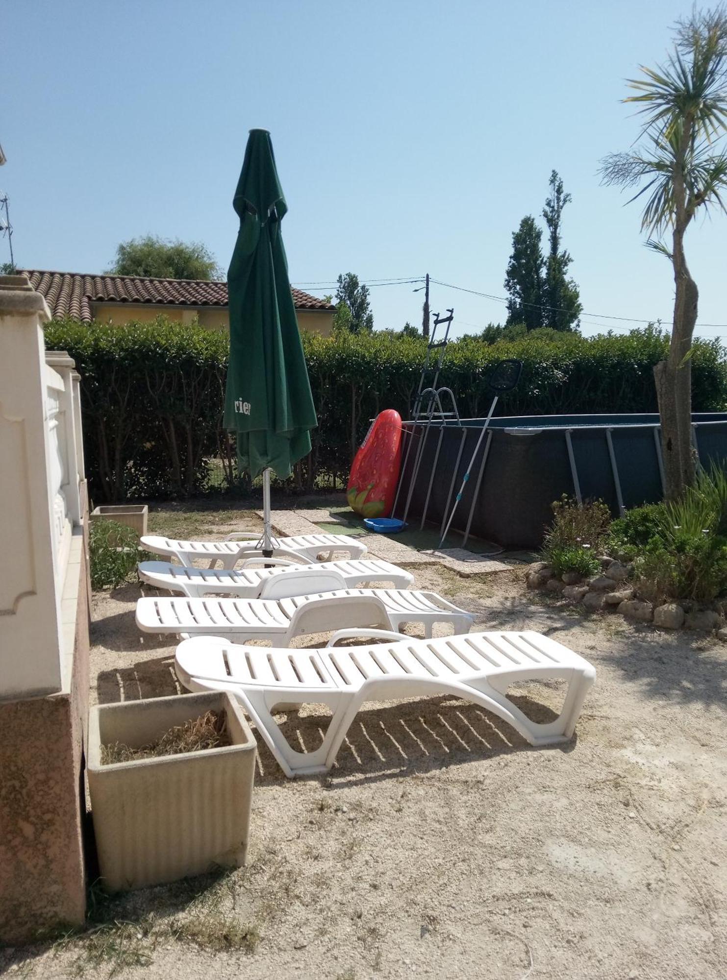 Aux Portes De Camargue Arles Bagian luar foto